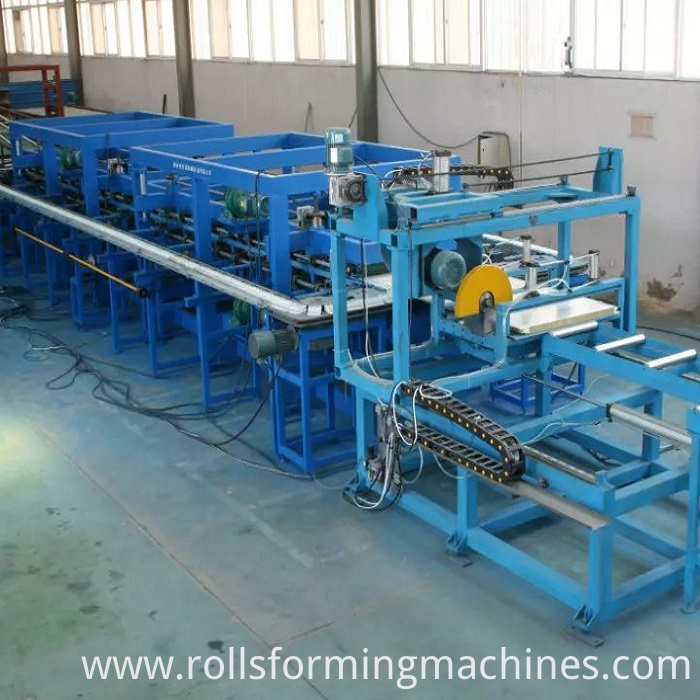 roll fomring and cutting EPS sandwich panel roll forming machine